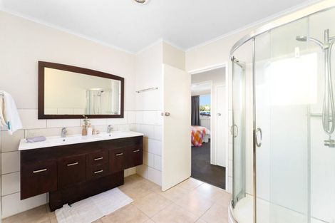 Photo of property in 95 Riverpark Crescent, Henderson, Auckland, 0610