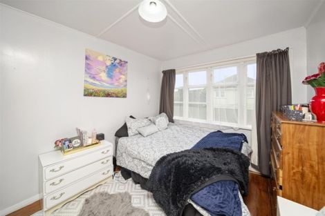 Photo of property in 2 Gladstone Street, Hawera, 4610