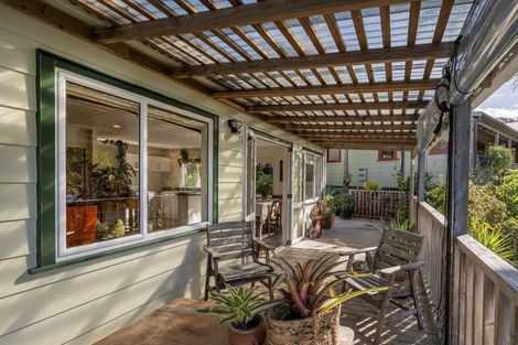 Photo of property in 19 Grange Road, Hahei, Whitianga, 3591