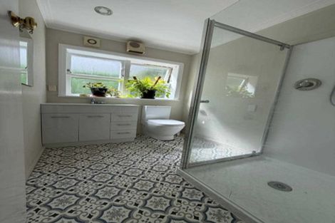 Photo of property in 16 Friend Street, Karori, Wellington, 6012