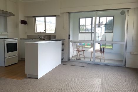 Photo of property in 15 Colin Wild Place, Glenfield, Auckland, 0629