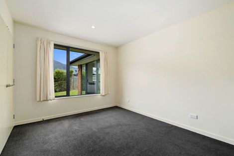 Photo of property in 6 Alpha Close, Wanaka, 9305