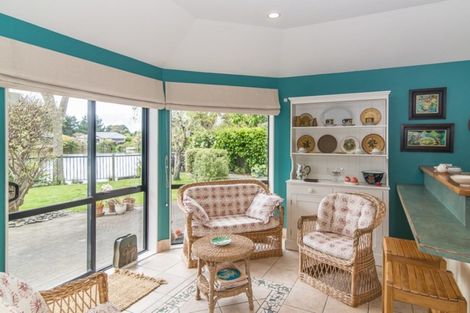 Photo of property in 17 Lorna Irene Drive, Raumati South, Paraparaumu, 5032