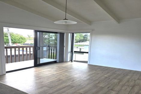 Photo of property in 68 Welcome Bay Road, Welcome Bay, Tauranga, 3112