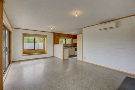 Photo of property in 15 Cross Street, Waikuku Beach, 7473