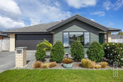 Photo of property in 28 Leebank Crescent, Riverhead, 0820