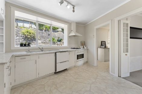 Photo of property in 335f Devon Street West, New Plymouth, 4310