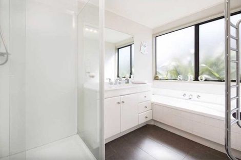 Photo of property in 30 Meadowland Drive, Somerville, Auckland, 2014