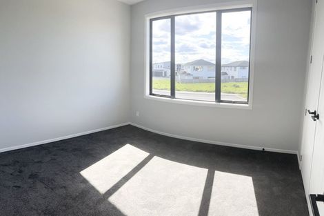 Photo of property in 2 Picnic Point Road, Hobsonville, Auckland, 0616