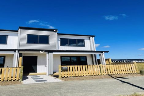 Photo of property in 16 Mene Way, Karaka, 2113