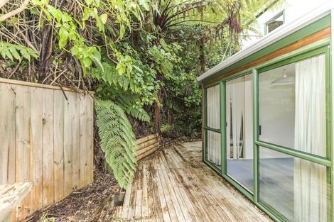 Photo of property in 5a Parsons Glen, Karori, Wellington, 6012