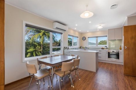 Photo of property in 25 Rondane Place, Tirohanga, Lower Hutt, 5010