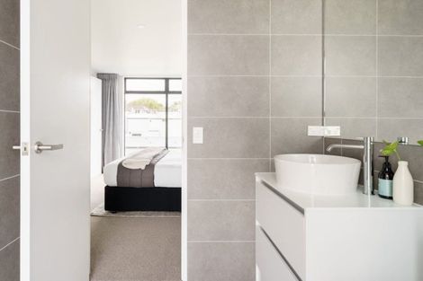 Photo of property in 2/22 Peterborough Street, Christchurch Central, Christchurch, 8013