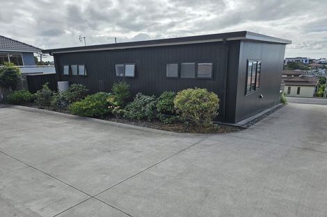 Photo of property in 19a Braemar Road, Rothesay Bay, Auckland, 0630