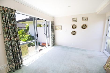 Photo of property in 128 Avenue Road, Greenmeadows, Napier, 4112
