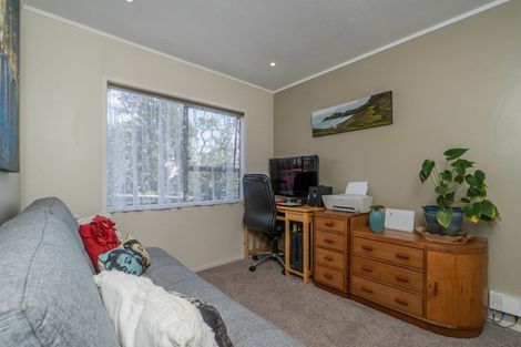 Photo of property in 2/35 Dakota Avenue, Beach Haven, Auckland, 0626