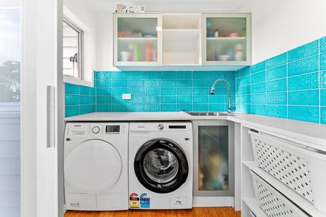 Photo of property in 24 Poplar Road, Stanmore Bay, Whangaparaoa, 0932