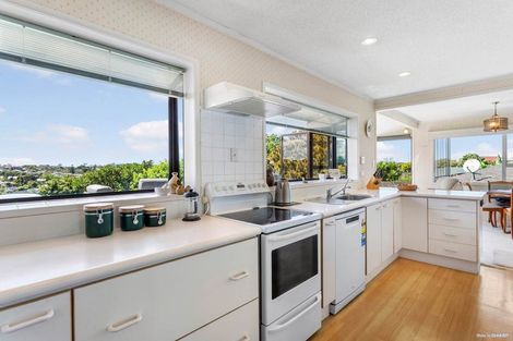 Photo of property in 37 Sartors Avenue, Northcross, Auckland, 0630