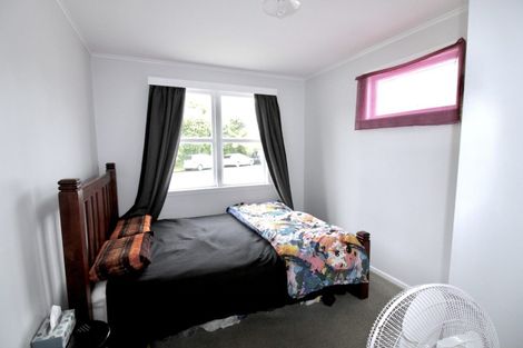 Photo of property in 17 Baffin Grove, Kingston, Wellington, 6021