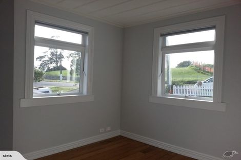 Photo of property in 26 Archibald Road, Kelston, Auckland, 0602