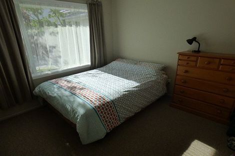 Photo of property in 20 Royal Park Drive, Parklands, Christchurch, 8083