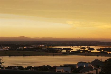 Photo of property in 2/2 Brigid Place, Mount Pleasant, Christchurch, 8081