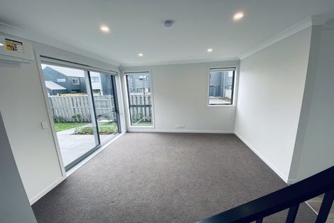 Photo of property in 10 Rauriki Lane, Rosehill, Papakura, 2113