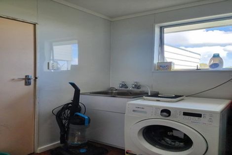 Photo of property in 12 Pitcairn Street, Oakura, 4314