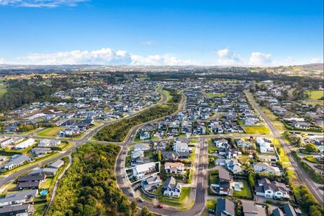 Photo of property in 14 Tauwaka Crescent, Riverhead, 0820