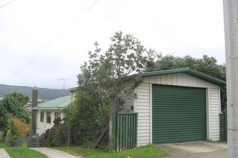 Photo of property in 52 Taylor Terrace, Tawa, Wellington, 5028