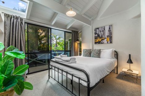 Photo of property in 105 Aeroview Drive, Beach Haven, Auckland, 0626