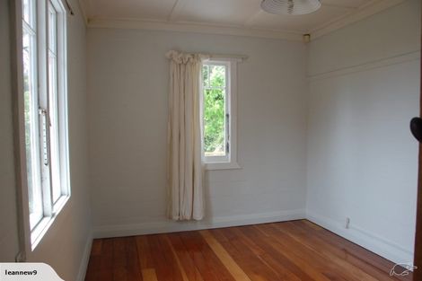 Photo of property in 8 Park Road, Titirangi, Auckland, 0604