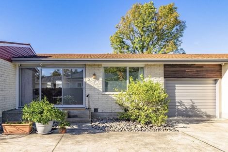 Photo of property in 2/104 Picton Avenue, Riccarton, Christchurch, 8011