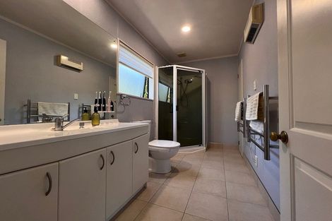 Photo of property in 3 Javelin Place, West Harbour, Auckland, 0618