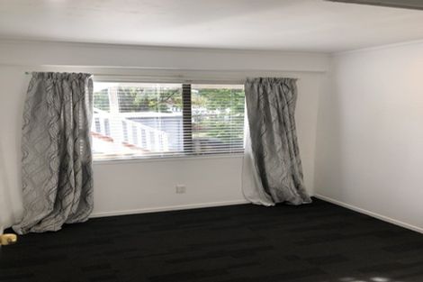 Photo of property in 5 Melia Grove, Goodwood Heights, Auckland, 2105