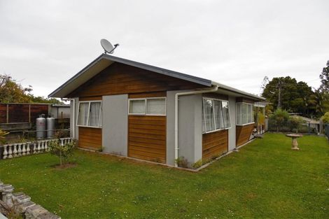 Photo of property in 40 Alwyn Avenue, Te Atatu South, Auckland, 0610