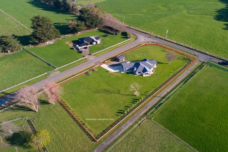 Photo of property in 1 Ashgrove Lane, Ashhurst, Palmerston North, 4470