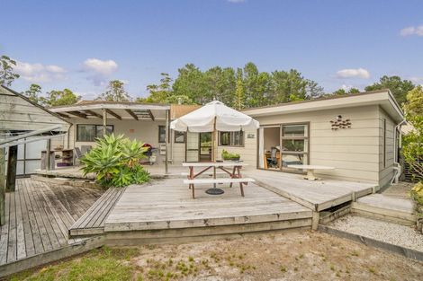 Photo of property in 222 Matarangi Drive, Matarangi, Whitianga, 3592