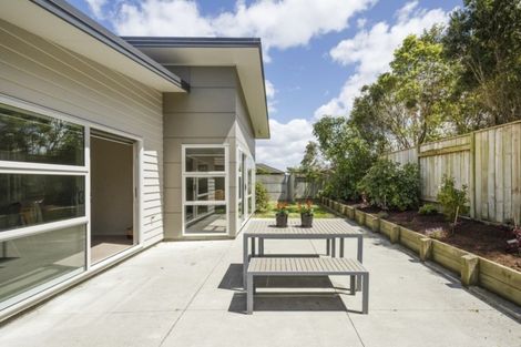 Photo of property in 1 Lorenzo Place, Kelvin Grove, Palmerston North, 4414