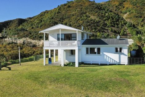 Photo of property in 33 Kuku Avenue, Mahia, 4198