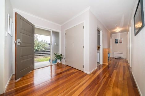 Photo of property in 10 Hartley Place, Awapuni, Palmerston North, 4412