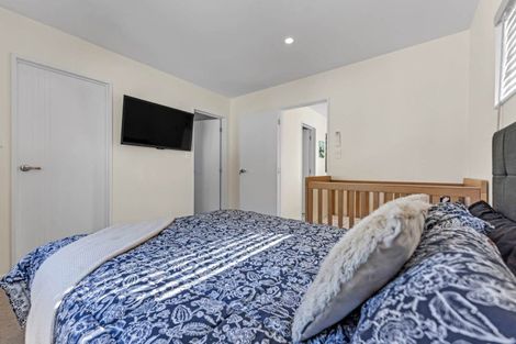 Photo of property in 45c Rangeview Road, Sunnyvale, Auckland, 0612