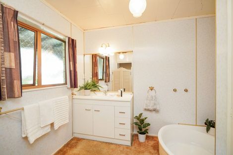 Photo of property in 195 Oteramika Road, Seaward Bush, Invercargill, 9871