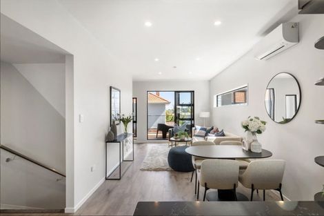 Photo of property in 2/1 Egremont Street, Belmont, Auckland, 0622