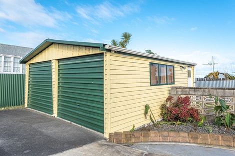 Photo of property in 30 Miro Street, Castlecliff, Whanganui, 4501