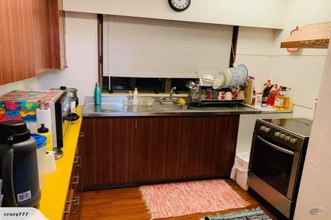 Photo of property in 1/589 Glenfield Road, Totara Vale, Auckland, 0629