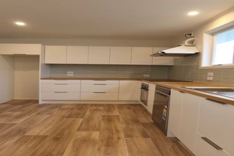 Photo of property in 7 Neil Avenue, Te Atatu Peninsula, Auckland, 0610