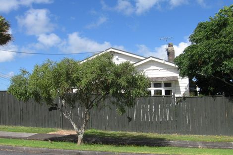 Photo of property in 22 Rawene Road, Birkenhead, Auckland, 0626