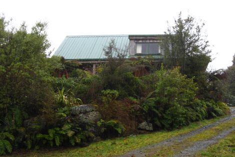 Photo of property in 19 Ivy Terrace, Moana, 7872