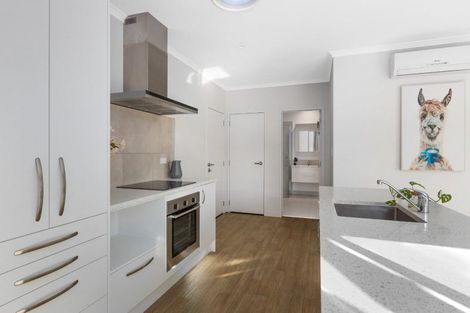 Photo of property in 28a Elizabeth Street, Orewa, 0931